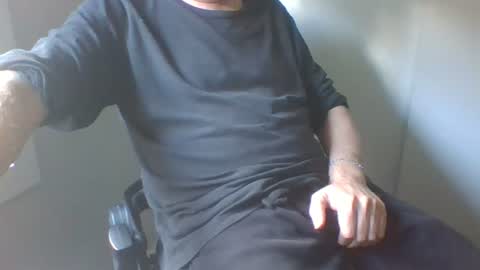 Snapshot of hand_ball_32 chatting on 07/31/26, 02:33 hand_ball_32 online show from 07/31/26, 02:33