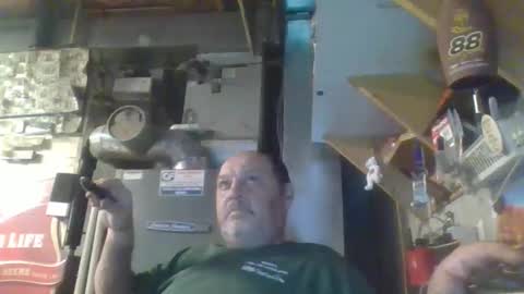 Snapshot of handiemanhere chatting on 11/13/25, 05:28 naked man online show from 11/13/25, 05:28