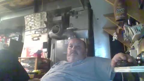 naked man online show from 04/23/26, 02:02