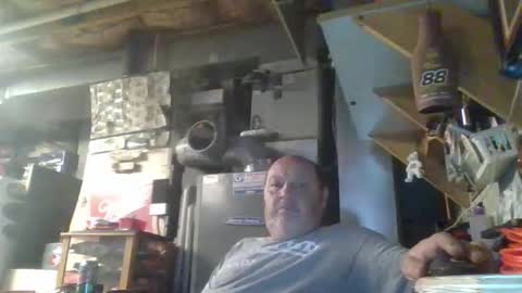 naked man online show from 05/17/26, 04:32