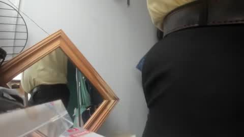 Snapshot of handncocknocum chatting on 02/08/25, 03:00 handncocknocum online show from 02/08/25, 03:00