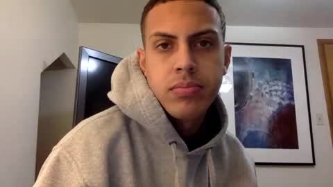 handsome01_ online show from 12/05/25, 01:47