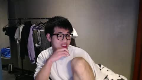 handsome_mannn online show from 02/21/25, 11:43