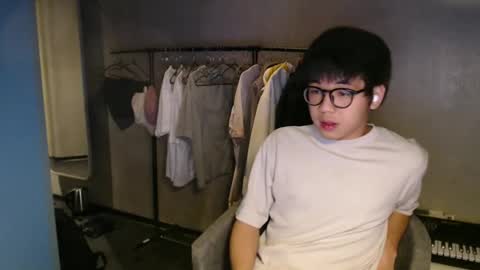 handsome_mannn online show from 10/24/25, 11:23