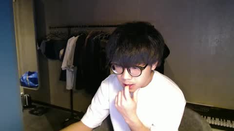 handsome_mannn online show from 12/13/25, 11:32