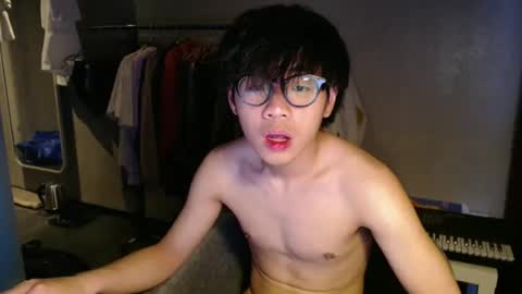 Snapshot of handsome_mannn chatting on 05/30/26, 07:44 handsome_mannn online show from 05/30/26, 07:44