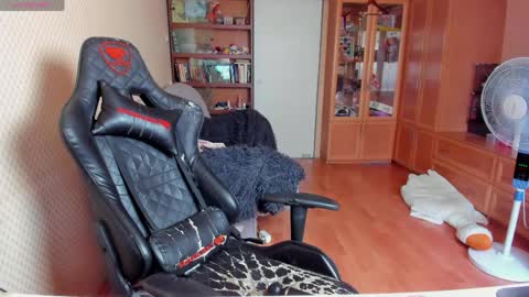 Snapshot of handsome_whale chatting on 06/04/26, 10:32 Mila online show from 06/04/26, 10:32