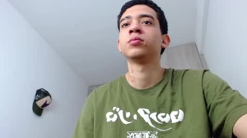 Snapshot of handsome_white1 chatting on 03/11/25, 11:26 jorge daniel online show from 03/11/25, 11:26