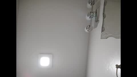 Snapshot of handsomedaddy198924 chatting on 02/17/26, 07:38 Handsomedaddy198923 online show from 02/17/26, 07:38