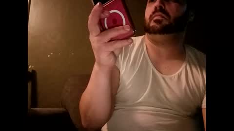 Snapshot of handsomedaddy198924 chatting on 02/18/26, 07:37 Handsomedaddy198923 online show from 02/18/26, 07:37