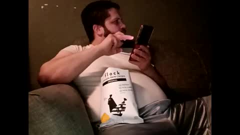 Snapshot of handsomedaddy198924 chatting on 02/19/26, 07:59 Handsomedaddy198923 online show from 02/19/26, 07:59