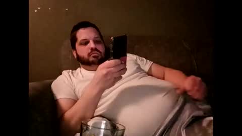 Snapshot of handsomedaddy198924 chatting on 02/21/26, 08:04 Handsomedaddy198923 online show from 02/21/26, 08:04