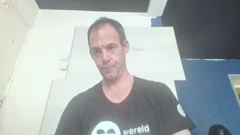 handsomeguy4ever online show from 10/20/25, 01:55