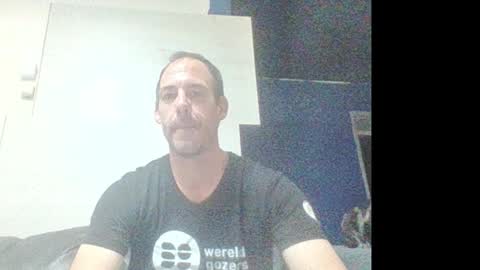 handsomeguy4ever online show from 10/23/25, 09:02