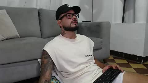 Snapshot of handsomen69 chatting on 01/19/26, 03:43 Handsomen online show from 01/19/26, 03:43