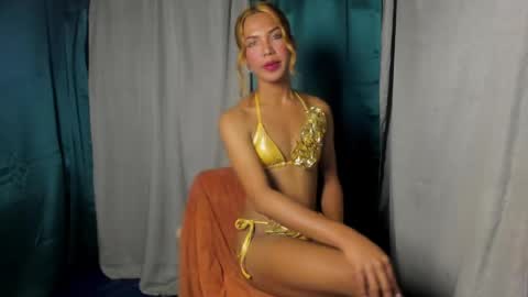 Snapshot of handsup_gabriella chatting on 05/19/26, 12:00 handsup_gabriella online show from 05/19/26, 12:00