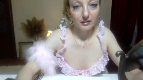 Snapshot of handy997 chatting on 03/04/25, 02:10 Ada Adelaida online show from 03/04/25, 02:10