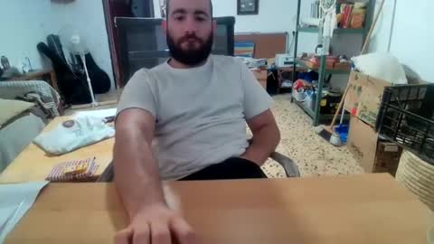 Snapshot of handyboy991 chatting on 08/04/26, 06:54 handyboy991 online show from 08/04/26, 06:54