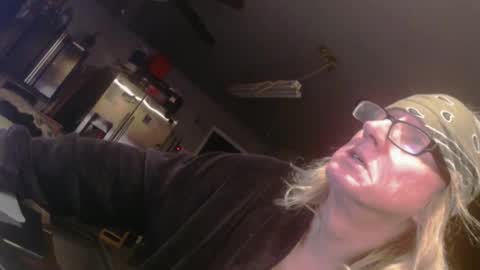 Snapshot of handyman5303 chatting on 12/16/24, 08:20 Handystudman online show from 12/16/24, 08:20