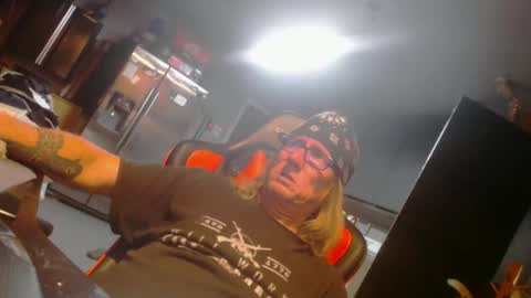 Snapshot of handyman5303 chatting on 12/30/24, 12:20 Handystudman online show from 12/30/24, 12:20