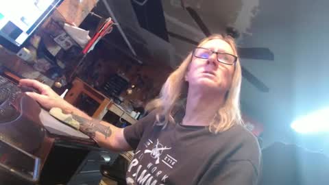 Snapshot of handyman5303 chatting on 02/12/25, 09:43 Handystudman online show from 02/12/25, 09:43