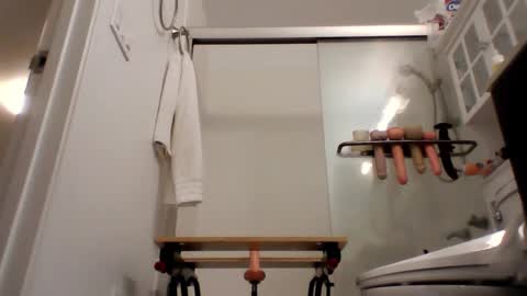 Snapshot of handysmurf chatting on 12/07/24, 07:32 HandySmurf online show from 12/07/24, 07:32