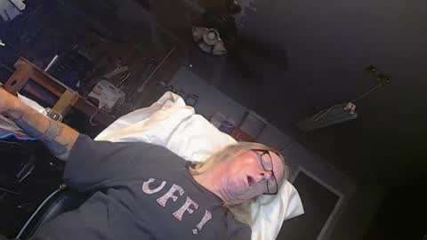 handystud33 online show from 04/12/26, 02:44