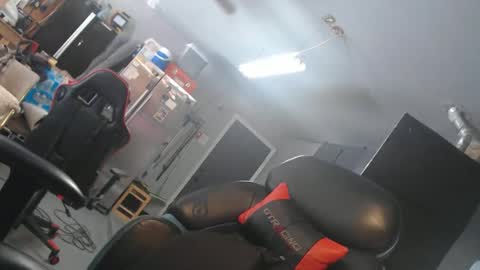 handystud33 online show from 04/18/26, 05:06