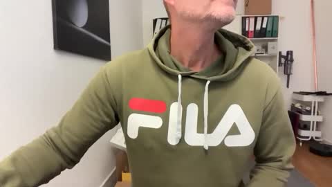 hanky online show from 12/04/25, 08:45