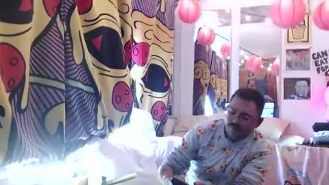 Snapshot of hankrams chatting on 09/16/25, 06:42 hank rams online show from 09/16/25, 06:42