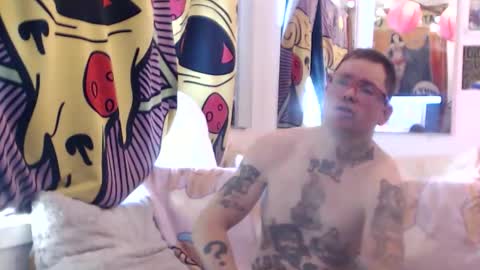 Snapshot of hankrams chatting on 12/04/25, 03:10 hank rams online show from 12/04/25, 03:10