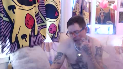 Snapshot of hankrams chatting on 12/14/25, 06:23 hank rams online show from 12/14/25, 06:23