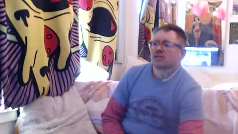 Snapshot of hankrams chatting on 12/17/25, 03:51 hank rams online show from 12/17/25, 03:51