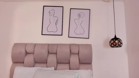 hanna__evans_ online show from 11/13/25, 11:53