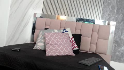 Hanna Palmer online show from 12/16/25, 12:10