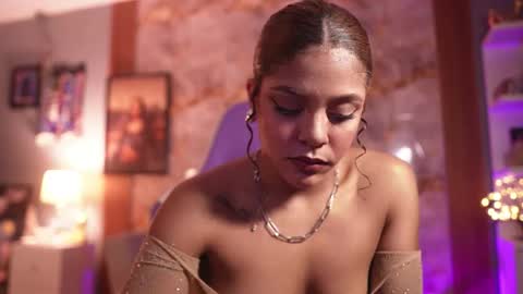 HANNA  online show from 11/24/25, 11:04