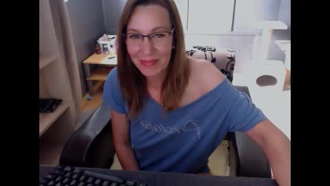 Snapshot of hanna_ha chatting on 05/17/26, 10:44 hanna_ha online show from 05/17/26, 10:44