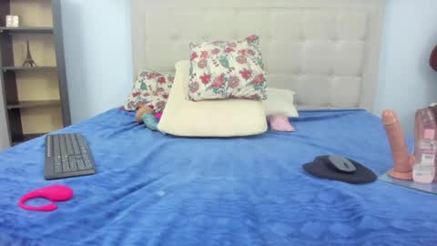 hanna_hornyx20 online show from 05/15/26, 10:50