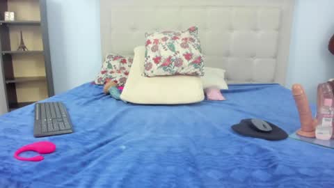 hanna_hornyx20 online show from 05/15/26, 11:12