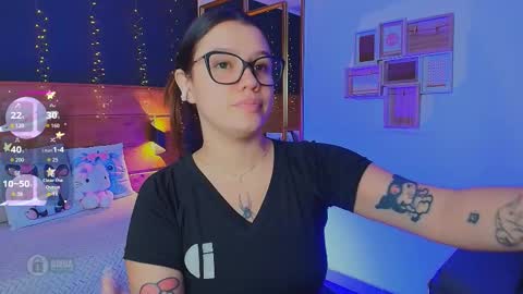 Snapshot of hanna_kimura chatting on 10/11/25, 07:34 Hanna online show from 10/11/25, 07:34