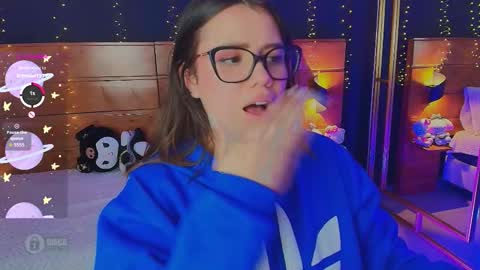 Snapshot of hanna_kimura chatting on 10/13/25, 01:38 Hanna online show from 10/13/25, 01:38