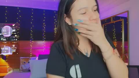 Snapshot of hanna_kimura chatting on 10/19/25, 07:58 Hanna online show from 10/19/25, 07:58