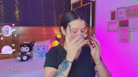 Snapshot of hanna_kimura chatting on 10/20/25, 07:36 Hanna online show from 10/20/25, 07:36