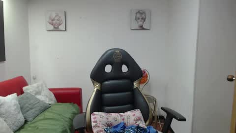 hanna_lamber online show from 04/02/26, 11:19