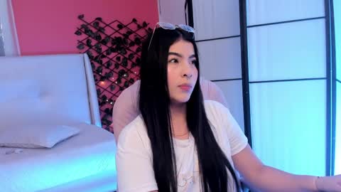 Snapshot of hanna_lee4 chatting on 04/01/26, 10:07 Hanna online show from 04/01/26, 10:07