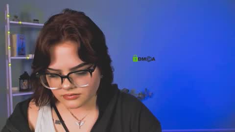 hanna_lips_ online show from 12/18/25, 08:15