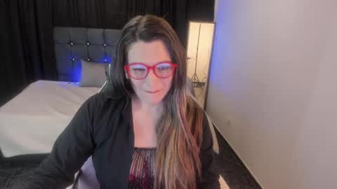 hanna_ma online show from 10/03/25, 01:41