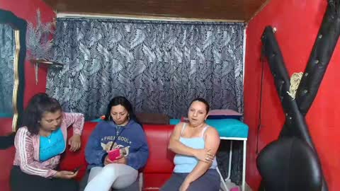 Snapshot of hanna_mature01 chatting on 02/06/25, 12:33 Hanna online show from 02/06/25, 12:33