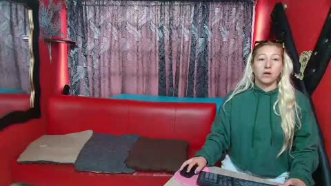 Snapshot of hanna_mature01 chatting on 02/07/25, 12:28 Hanna online show from 02/07/25, 12:28