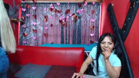 Snapshot of hanna_mature01 chatting on 02/22/25, 02:41 Hanna online show from 02/22/25, 02:41